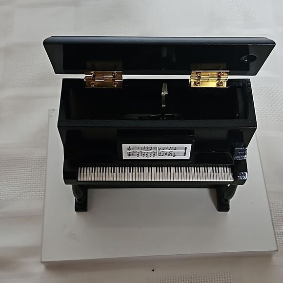 Enesco Vintage 1987 Couple Play Piano Anniversary Waltz Musical Box Wooden - Picture 12 of 16